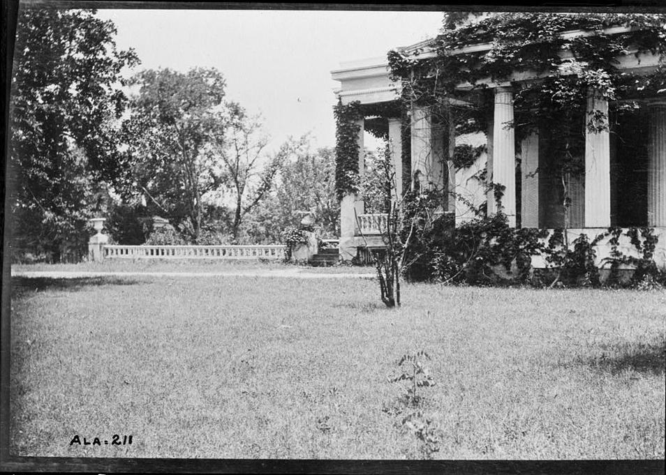Gaineswood Mansion, Demopolis Alabama Close-up of front. About 1910