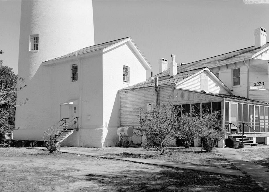 Pensacola Lighthouse, Pensacola Florida 1974 VIEW OF BRICK STORAGE BUILDING AND ONE-STORY KEEPER'S QUARTERS, FACING SOUTHWEST