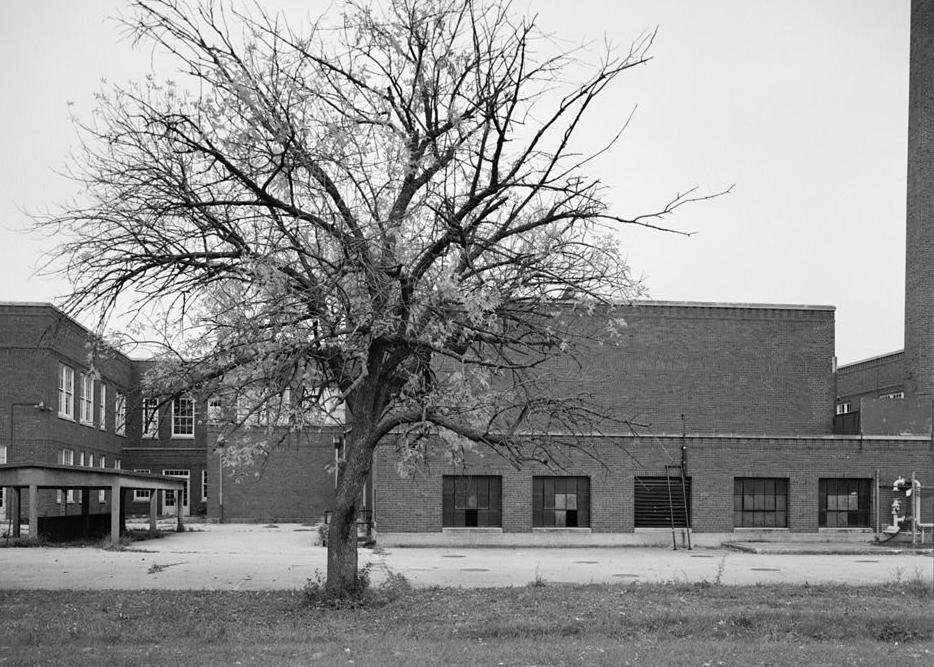 James Russell Lowell Elementary School, Louisville Kentucky 1992 REAR OF 1931 SECTION, CENTER BAY, TAKEN FROM THE SOUTH.