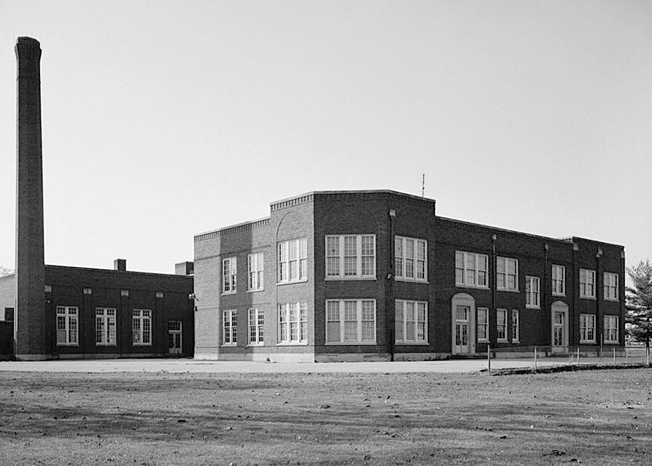 James Russell Lowell Elementary School, Louisville Kentucky 1992 1931 SECTION, TAKEN FROM THE SOUTHEAST.