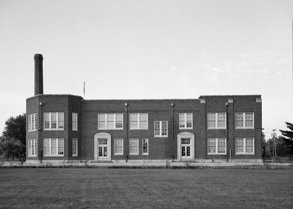 James Russell Lowell Elementary School, Louisville Kentucky 1992 EAST SIDE OF 1931 SECTION, TAKEN FROM THE EAST.