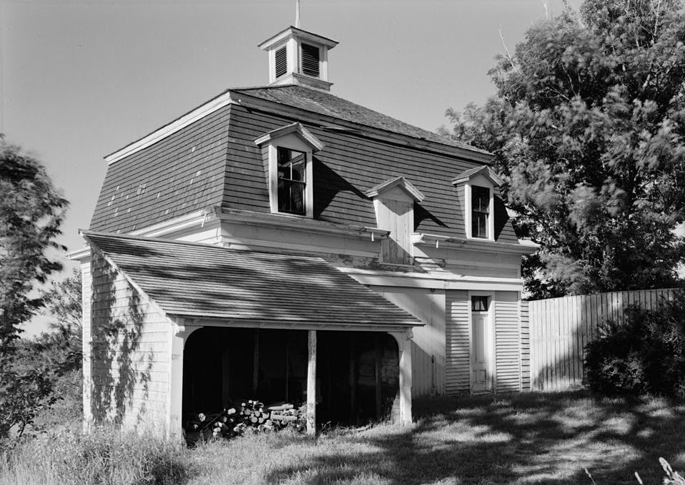 Captain Edward Penniman Barn VIEW FROM THE NORTHEAST
