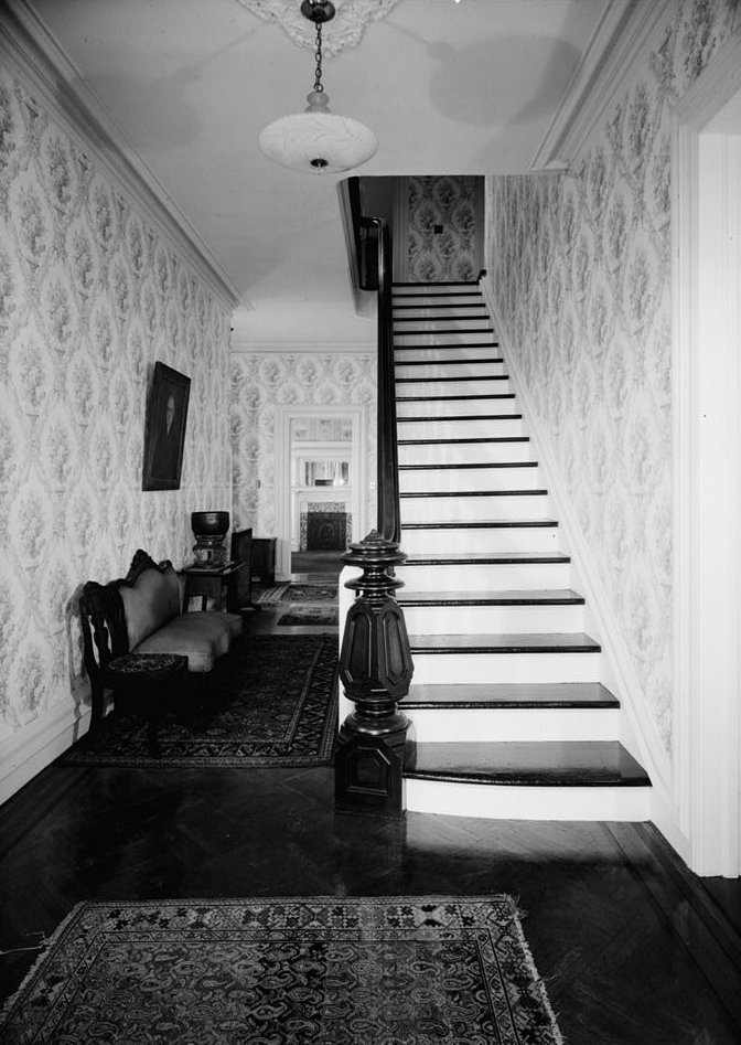 Kenneth Perry House, Bound Brook New Jersey May 1960 ENTRANCE HALL VIEW SHOWING MAIN STAIRWAY
