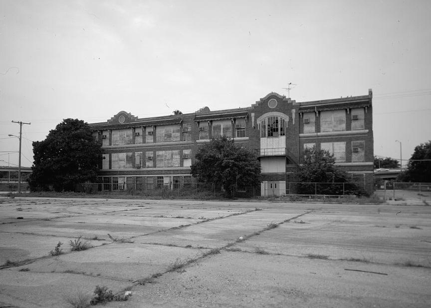 George Washington Junior High School, Tampa Florida East side, facing west (2001)