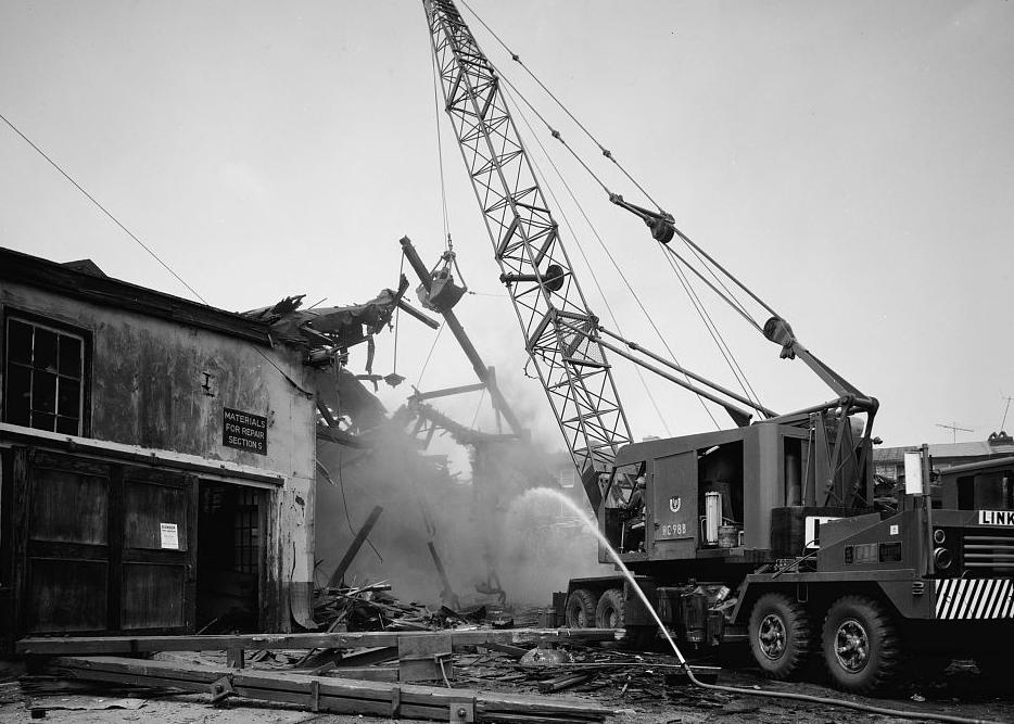 Baltimore & Ohio Railroad, Mount Clare Shops, Baltimore Maryland FOUNDRY SAND BLASTING AND CLEANING BUILDING UNDER DEMOLITION (1976)