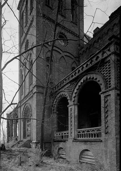 Wyndclyffe Mansion (Linden Grove), Rhinebeck New York VIEW OF LOWER SOUTH FRONT AREA FROM SOUTHEAST