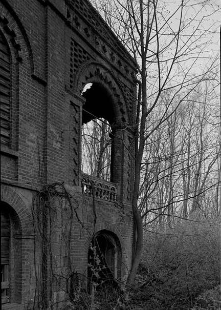 Wyndclyffe Mansion (Linden Grove), Rhinebeck New York DETAIL, WEST END OF SOUTH PORCH, VIEW FROM NORTHWEST