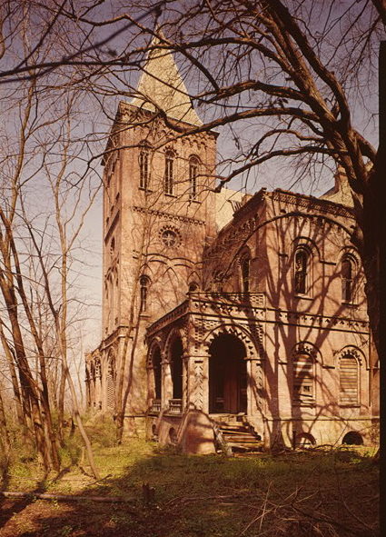 Wyndclyffe Mansion (Linden Grove), Rhinebeck New York GENERAL VIEW OF SOUTH FRONT WITH SQUARE TOWER, AND EAST SIDE FROM SOUTHEAST 1975