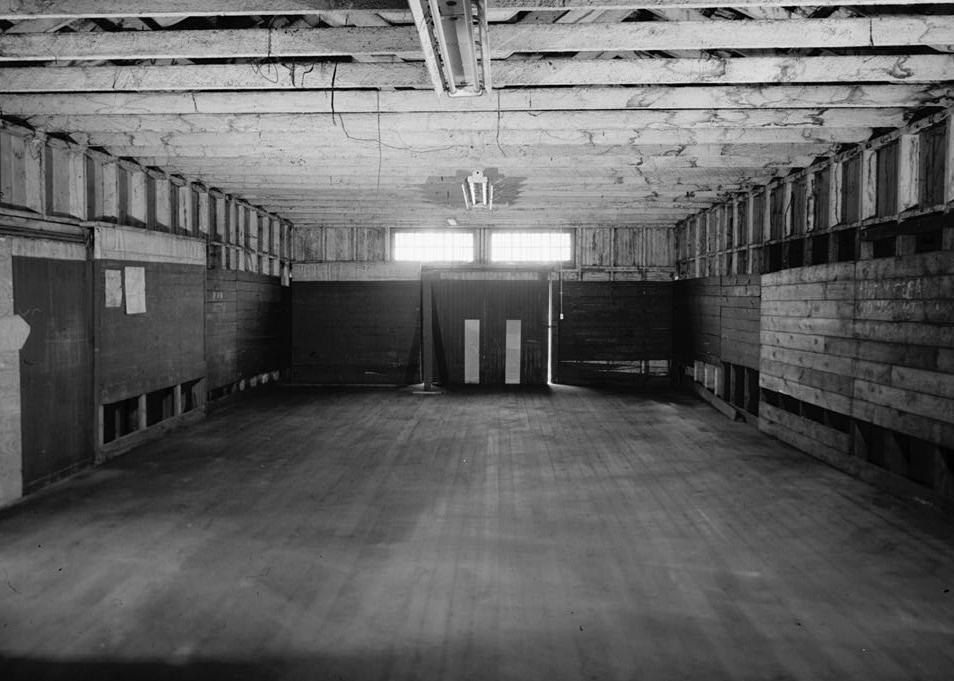 Southern Pacific Railroad Station - Springfield Depot, Springfield Oregon FIRST FLOOR, WAREHOUSE, LOOKING EAST (1988)
